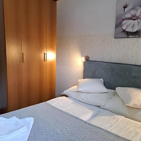 Kristijan Apartment *