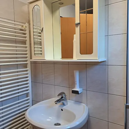 Kristijan Apartment *