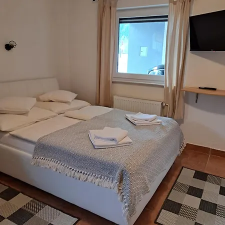 Kristijan * Gozd Martuljek