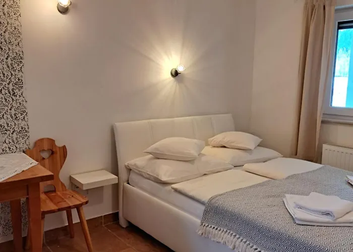 Kristijan דירה *